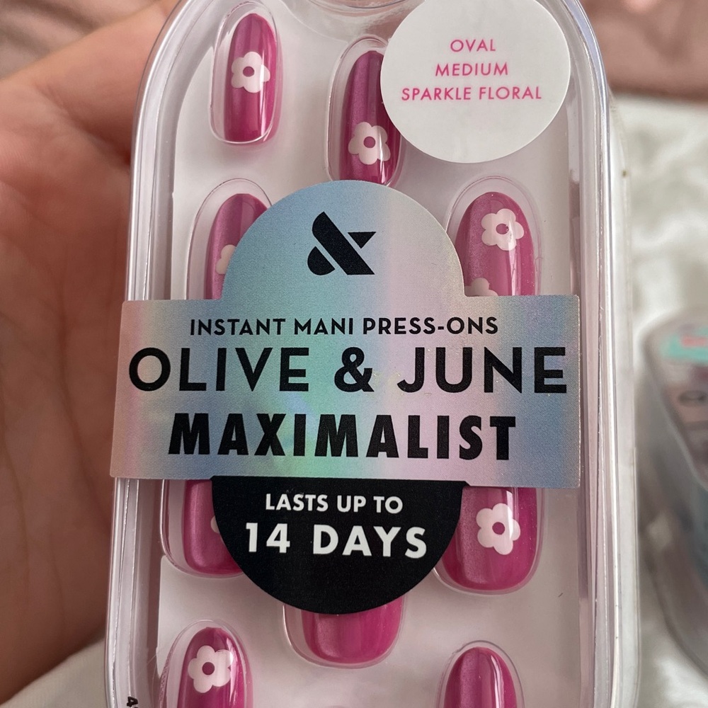 Two Packs‎ of Olive and June Maximalist Oval Medium Nails in Sparkle Floral